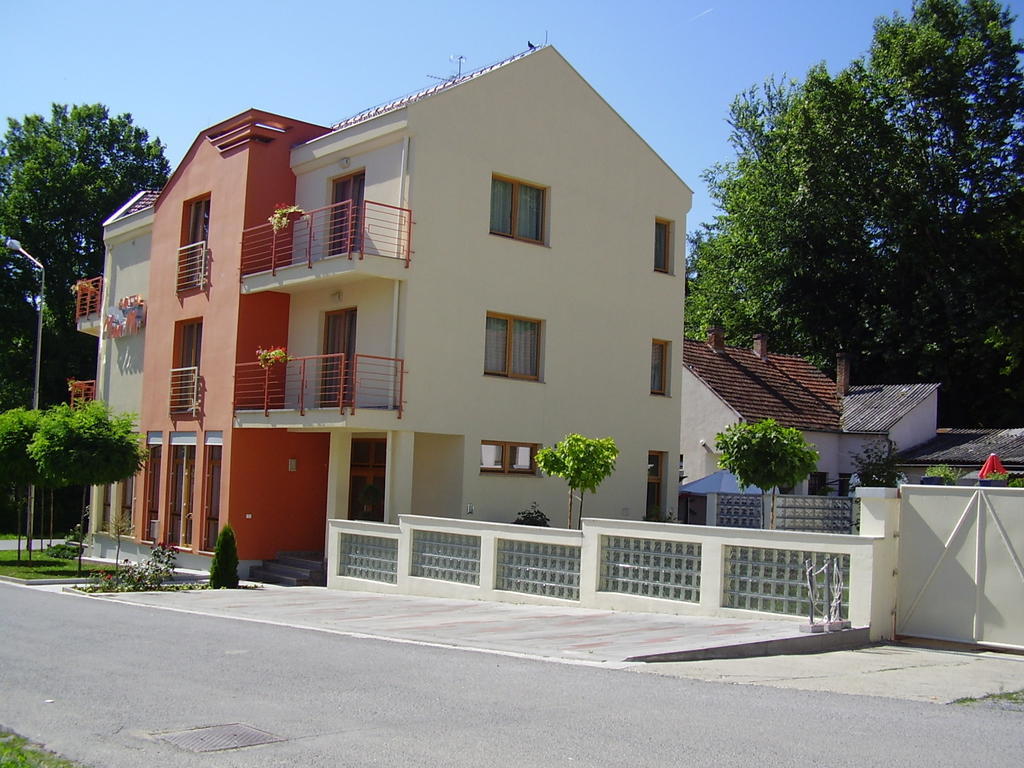 Hotel Mladimir Daruvar Exterior photo